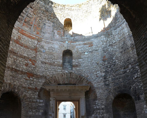 Spit-Diocletian's_Palace