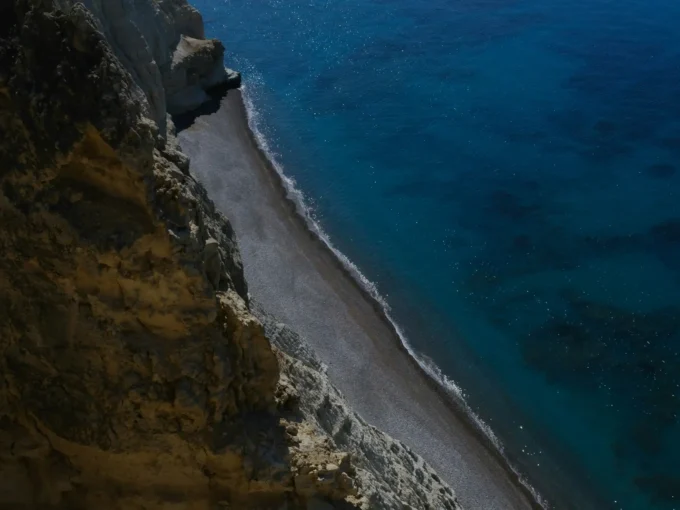 doros-krokos-ZKMmh7bfeoA-unsplash